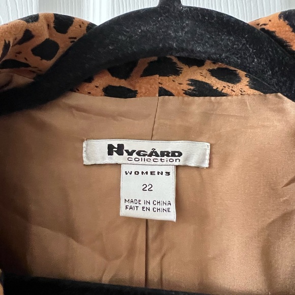 VINTAGE - 1990s Peter Nygard Animal Print Blazer - Size 22 - Picture 3 of 10